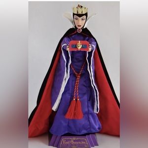 Collectors Evil Queen Snow White 1998 Disney Villains MATTEL #18626 MINT
